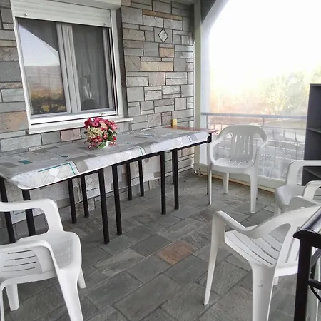 Evropishouse 2 * קוזאני